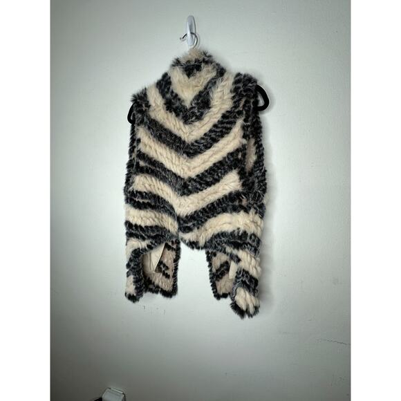 Marc by Marc Jacobs Cream Black Striped Knitted Soft Rabbit Fur Pocket Vest OS - Picture 10 of 16